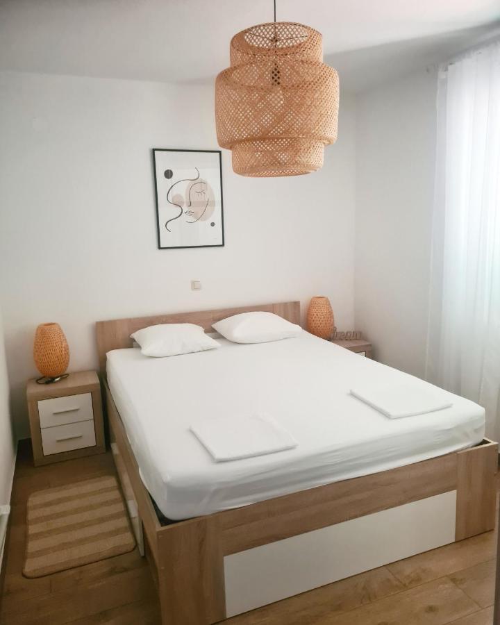 Hello Sunshine - Apartment On The Beach Zubovići Exterior foto